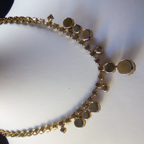 Vintage Deep Red Rhinestones Necklace in Gold - Picture 10 of 12